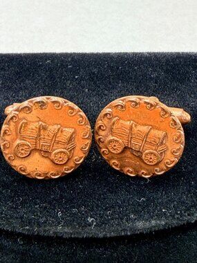 Vintage Wells Fargo Stagecoach Mens Wrist Cufflinks Black and Copper Western